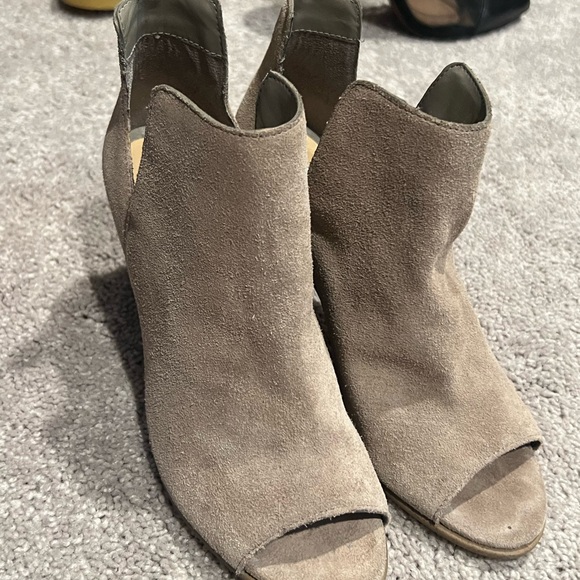 Opened Toe Heels - Picture 4 of 4